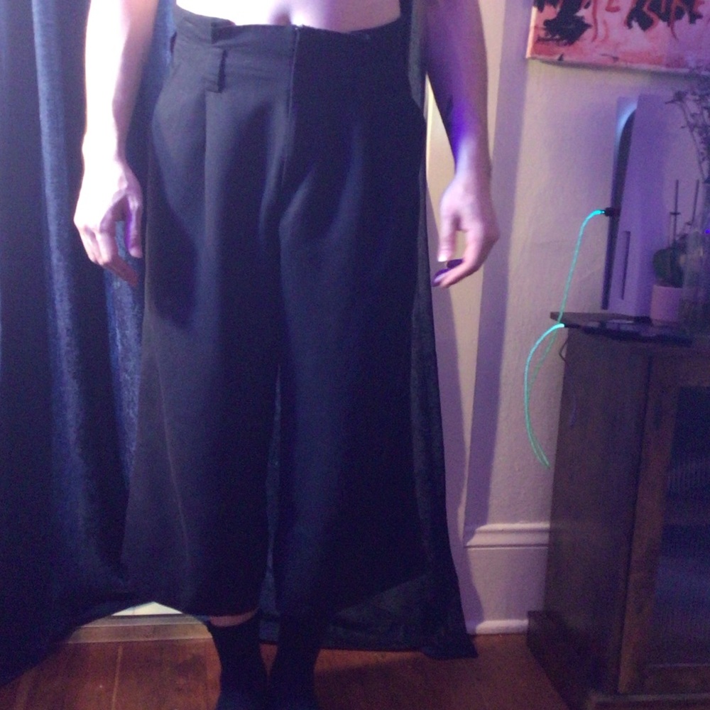 Wide leg capris